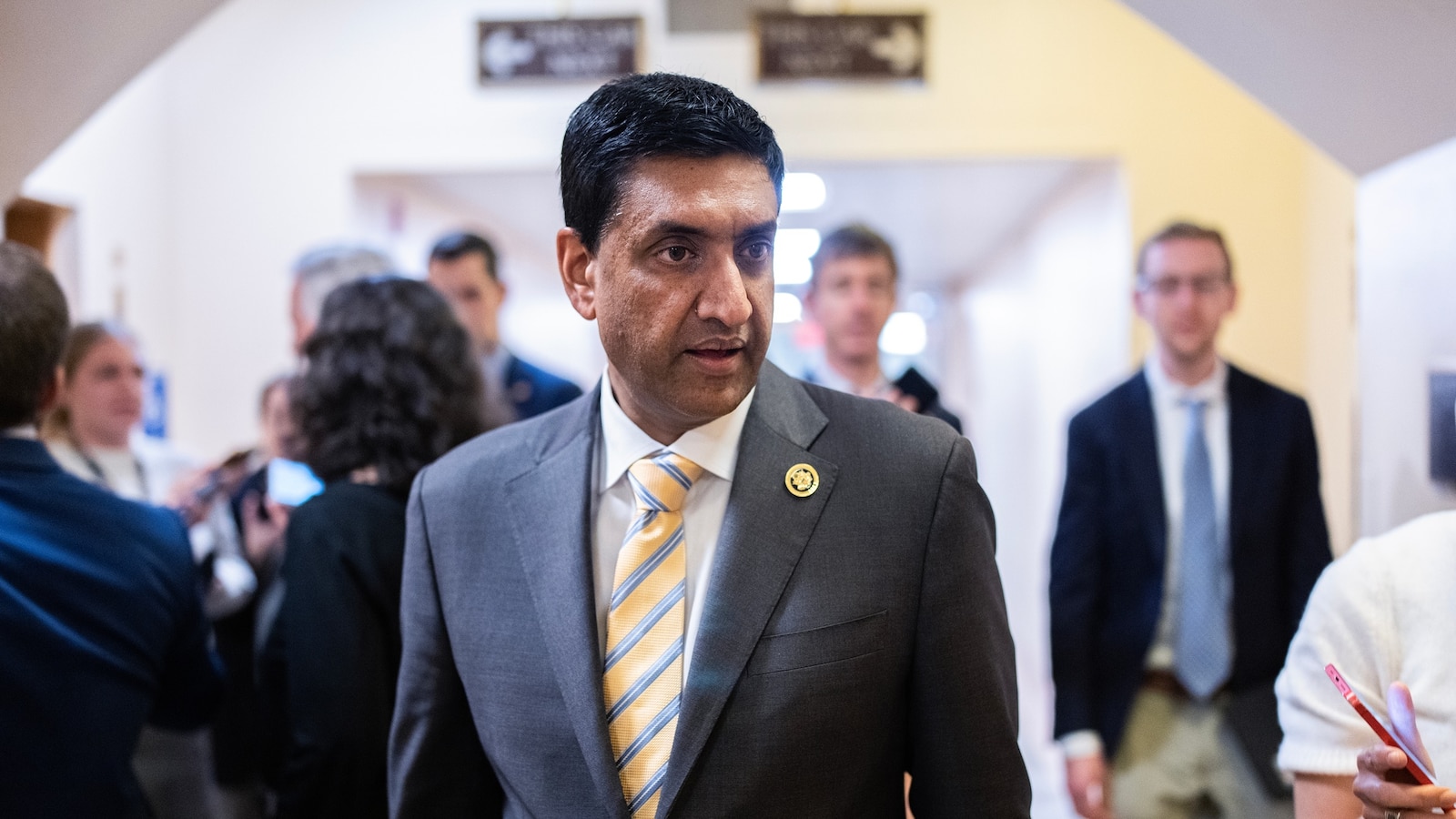 Rep. Ro Khanna eyes anti-corruption agenda amid criticism of Democratic Party